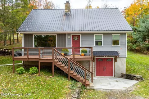 13 Lewis Ave, Harveys Lake, PA 18618