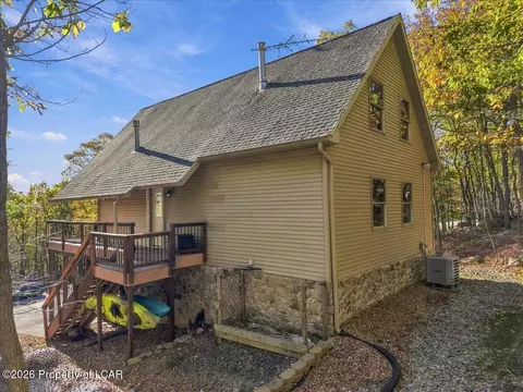Exterior - 10 Spur Ln, Hazleton, PA 18202 photo 9 of 13