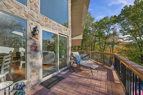 Exterior - 10 Spur Ln, Hazleton, PA 18202 photo 7 of 13