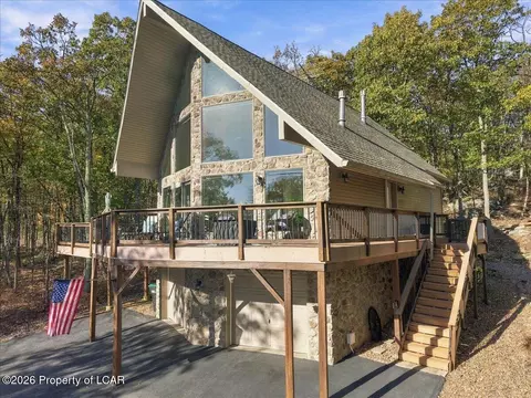 Exterior - 10 Spur Ln, Hazleton, PA 18202 photo 2 of 13