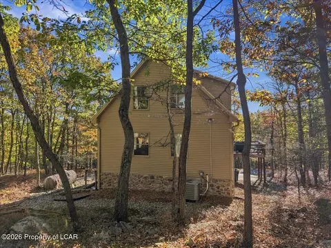 Exterior - 10 Spur Ln, Hazleton, PA 18202 photo 11 of 13