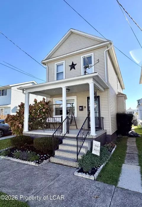 30 Scureman St, Hanover Township, PA 18706