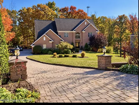 1 Peachwood Dr, Wilkes-barre, PA 18702