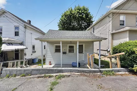141 12 Minnick St, Throop, PA 18512