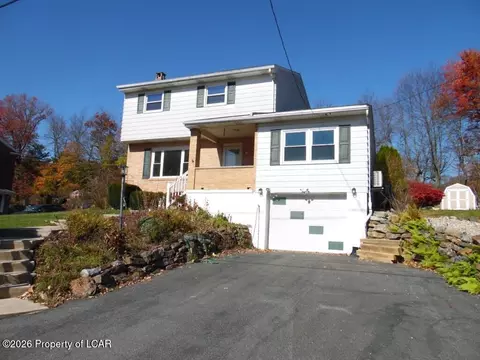 153 Saint James Dr, Freeland, PA 18224