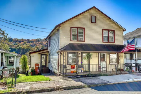 49 W Enterprise St, Glen Lyon, PA 18617