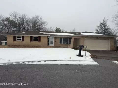 1 Circle Dr, Hazleton, PA 18201