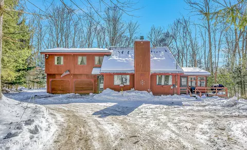 517 Lady Linda Ct, Blakeslee, PA 18610