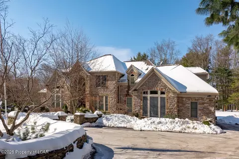 1095 Timber Grove Rd, Shavertown, PA 18708