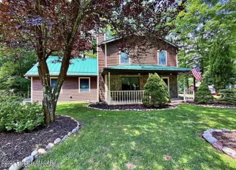212 Bear Run Dr, Drums, PA 18222