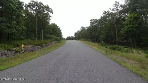 406 Honeysuckle Dr, Hazle Township, PA 18202