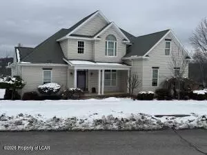 121 Jeffrey Dr, Sugarloaf, PA 18249