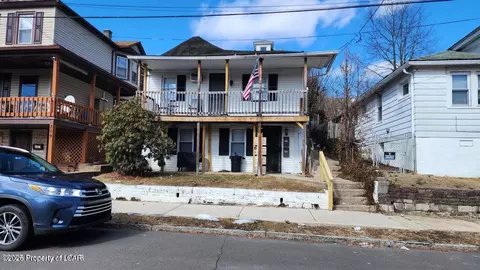 207 Bauer St, Hanover Township, PA 18706