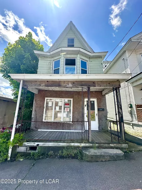 184 Schuylkill Ave, Shenandoah, PA 17976