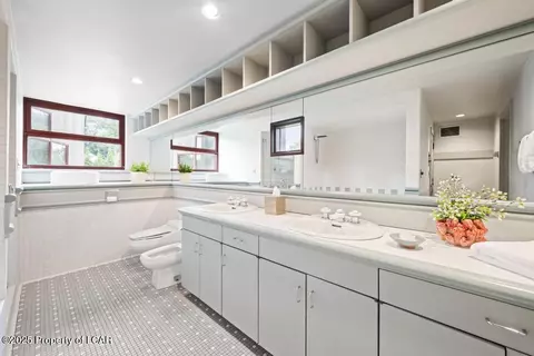 Bath - 1312 Sutton Rd, Shavertown, PA 18708 photo 1 of 3