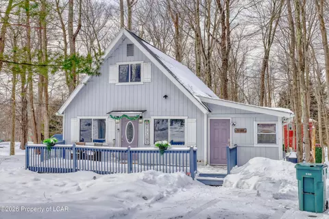 8940 Deerfield Rd, Tobyhanna, PA 18466
