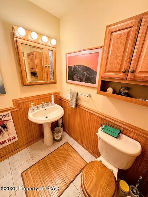 Bath - 89 Glen Eagles Dr, Hazle Township, PA 18202 photo 4 of 4