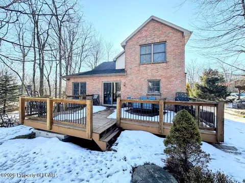 Exterior - 89 Glen Eagles Dr, Hazle Township, PA 18202 photo 2 of 16