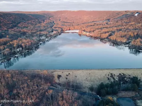 View/Area - 89 Glen Eagles Dr, Hazle Township, PA 18202 photo 3 of 6