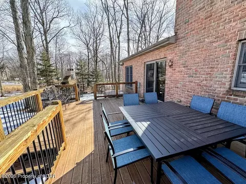 Exterior - 89 Glen Eagles Dr, Hazle Township, PA 18202 photo 3 of 16