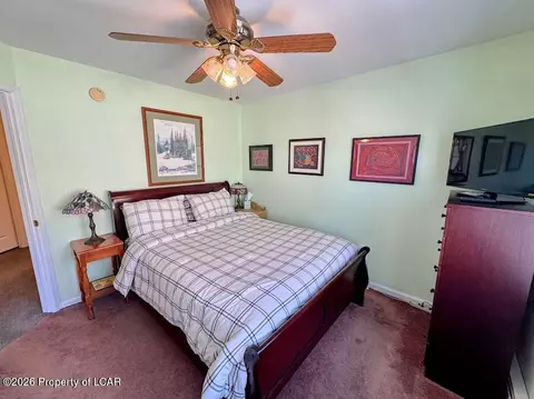 Bedroom - 89 Glen Eagles Dr, Hazle Township, PA 18202 photo 4 of 4