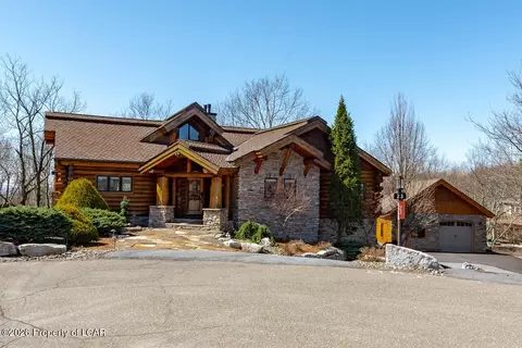 23 Oyster Bay Ct, Hazleton, PA 18202