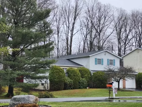 40 Farmhouse Rd, Mountain Top, PA 18707