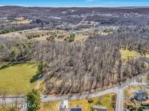 E Center Street, Dallas, PA 18708