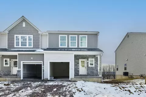 846 Champions Dr, Drums, PA 18222