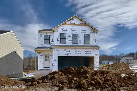 205 Austin Ln, Mountain Top, PA 18707