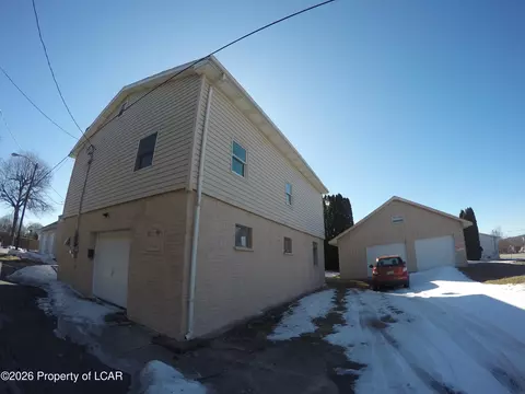 1087 Lafayette Ct, Hazle Township, PA 18202