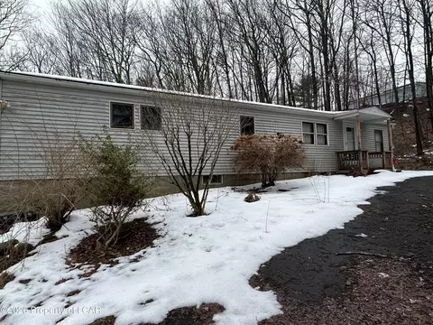 103 Lochinvar Rd, Greeley, PA 18425
