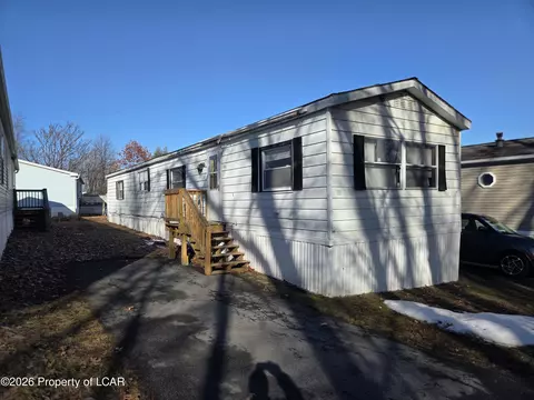 21 Quiet Cv, Pittston, PA 18640