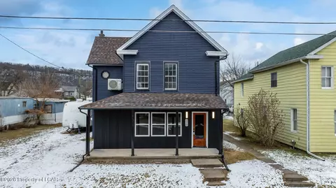 710 E 2nd St, Nescopeck, PA 18635