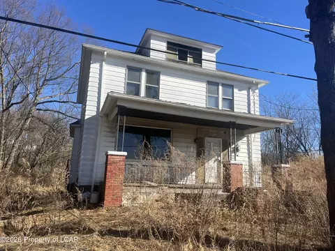 1 Mccullough Rd, Plains, PA 18702