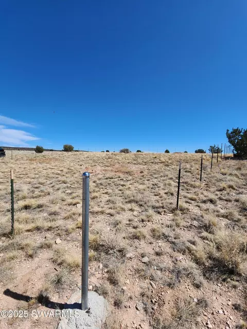 151 E Melody Dr, Paulden, AZ 86334 photo 2