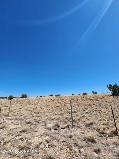 151 E Melody Dr, Paulden, AZ 86334 photo 3