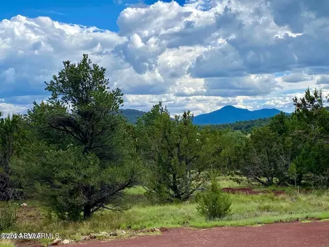 5718 5696 N Wilshire Dr, Williams, AZ 86046