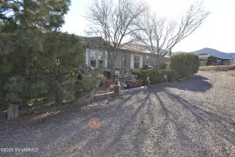 10301 E Henderson Rd, Dewey, AZ 86327