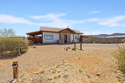 10975 E Janet Way, Dewey, AZ 86327