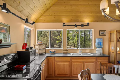 Kitchen - 10810 Tanager, Jerome, AZ 86331 photo 1 of 2