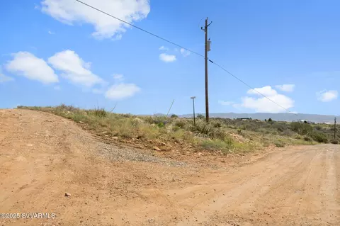 9180 E Wolf Rd, Dewey, AZ 86327