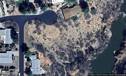 10925 E Oak Creek Cir, Cornville, AZ 86325