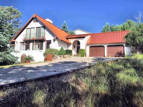 720 N 4th St, Custer, SD 57730 photo 1