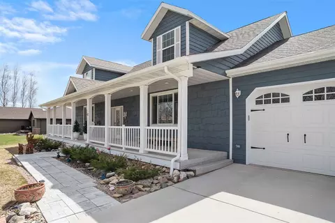 102 Clark Ln, Spearfish, SD 57783 photo 1