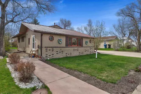 210 7th Ave, Belle Fourche, SD 57717 photo 1