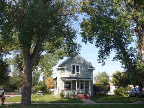 836 8th Ave, Belle Fourche, SD 57717 photo 1