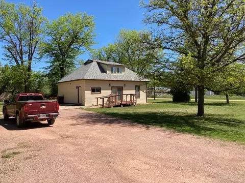 400 N 3rd St, Buffalo Gap, SD 57722 photo 8