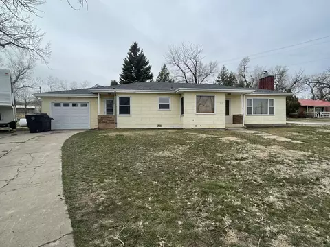 715 E St, Edgemont, SD 57735 photo 1