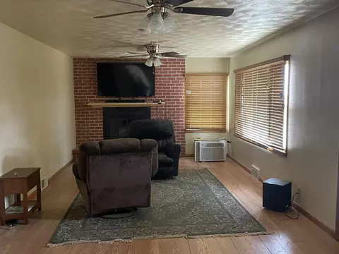 715 E St, Edgemont, SD 57735 photo 4